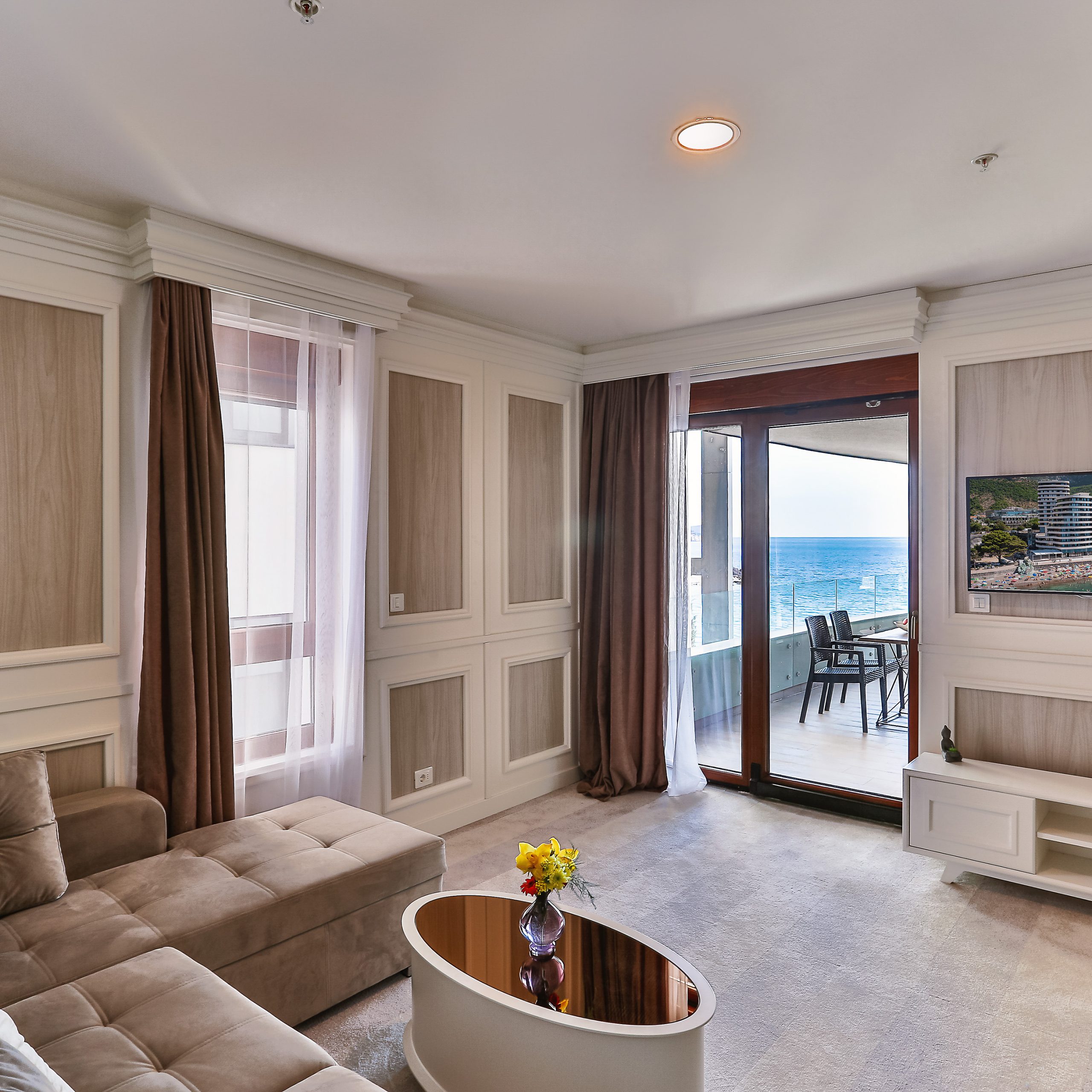 Queen Suite with Sea View